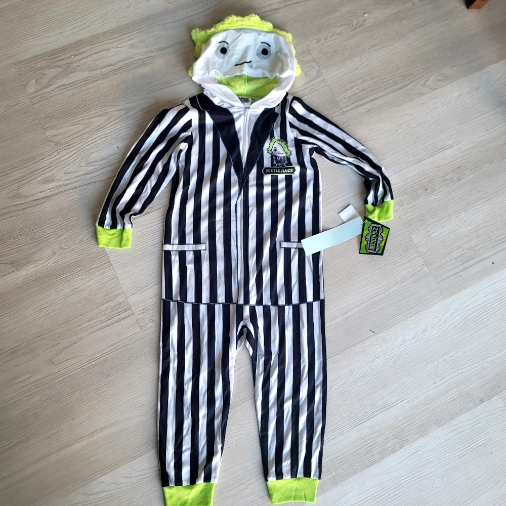 New Beetlejuice Boys Striped  Union Suit  Sleeper Pajamas Size XS 4/5 Hallowen